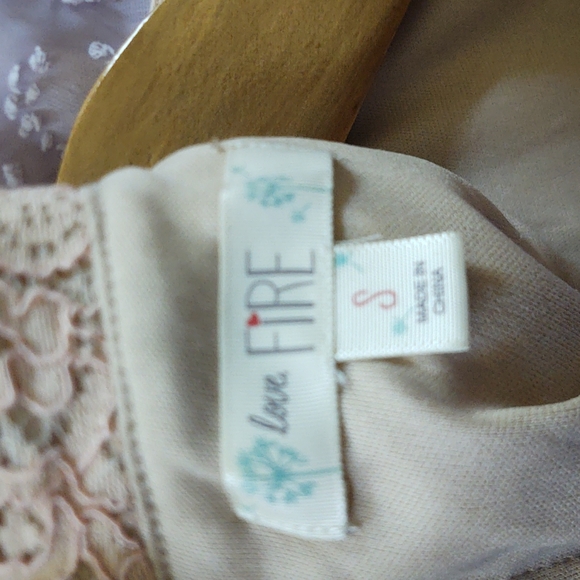 Love Fire Blush and Nude Lace Sleeveless Top sz S women's - Picture 11 of 14